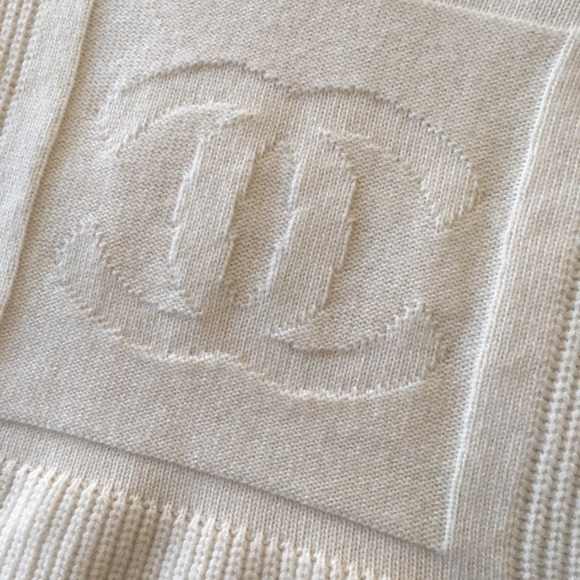 Chanel Cream-Colored Cashmere Scarf - Picture 2 of 3